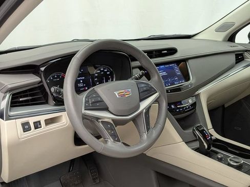 Certified 2023 Cadillac XT5 Premium Luxury w/ LPO, Floor Liner Package AWD/4WD image 9