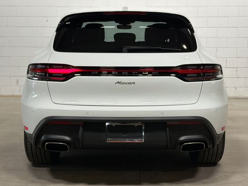 Certified 2026 Porsche Macan AWD/4WD image 8