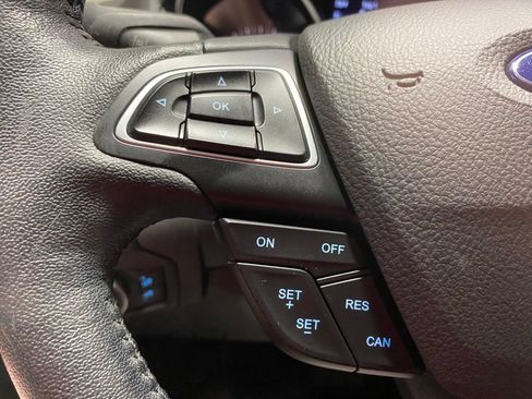 Used 2017 Ford Focus Titanium w/ Titanium Technology Package FWD image 32