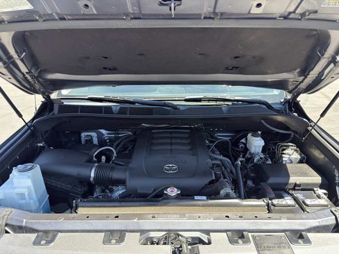 Used 2019 Toyota Tundra SR5 w/ TRD Off Road Package AWD/4WD image 12
