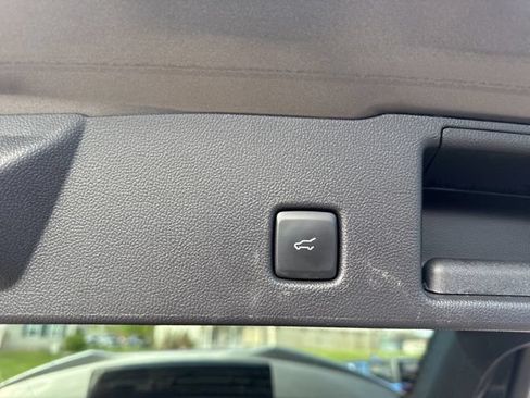 Certified 2025 Ford Escape ST-Line Select AWD/4WD image 43