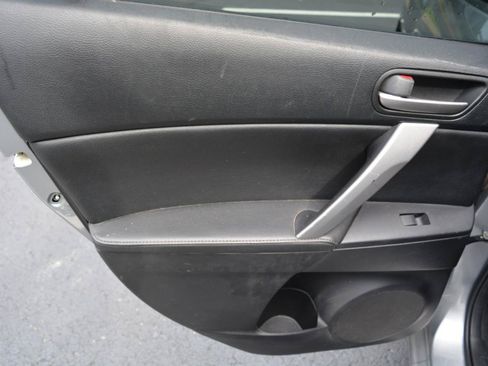 Used 2012 MAZDA MAZDA3 i Grand Touring w/ Tech Pkg FWD image 12
