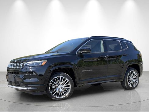 Used 2023 Jeep Compass Limited w/ Elite Group AWD/4WD image 1