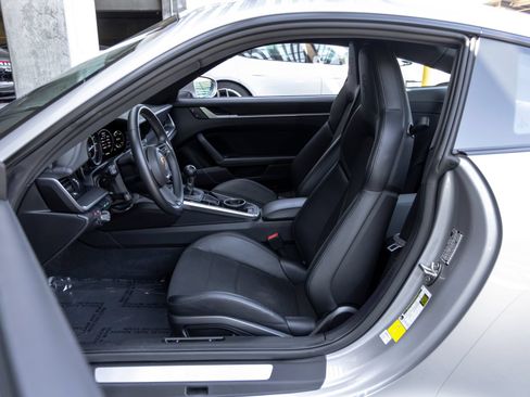 Certified 2022 Porsche 911 Carrera S RWD image 25
