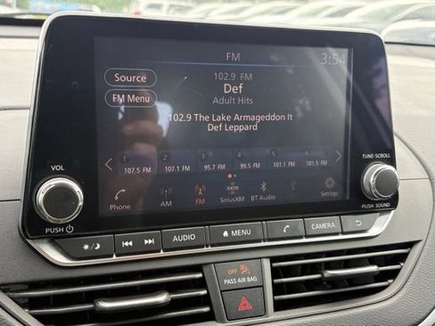 Used 2020 Nissan Altima 2.5 S FWD image 16