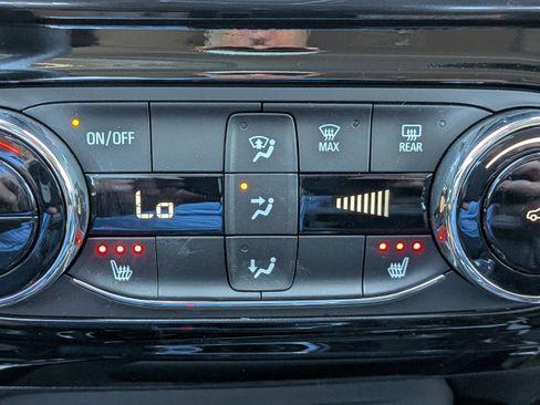 Used 2025 Chevrolet Trax ACTIV w/ Driver Confidence Package image 13