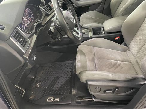 Used 2018 Audi SQ5 Premium Plus w/ Navigation Package image 17