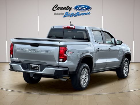 Used 2024 Chevrolet Colorado LT w/ LT Convenience Package II AWD/4WD image 25