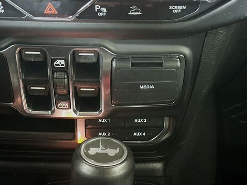 Used 2021 Jeep Wrangler Sahara w/ Dual Top Group image 26