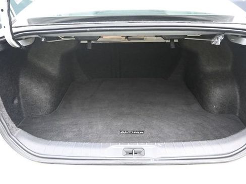 Used 2025 Nissan Altima 2.5 SV FWD image 42