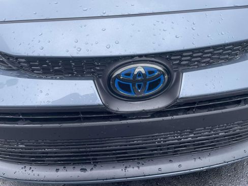 Used 2025 Toyota Corolla LE FWD image 3