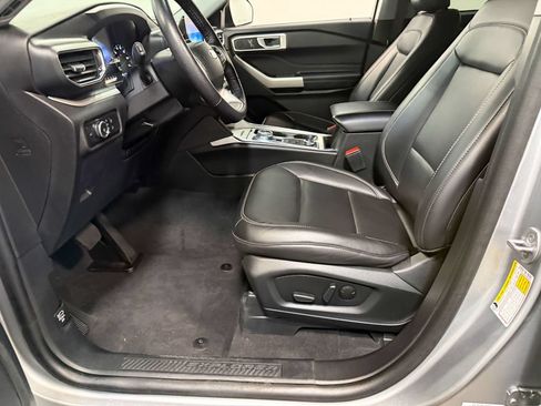 Used 2023 Ford Explorer XLT w/ Equipment Group 202A AWD/4WD image 58