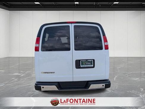 Used 2025 Chevrolet Express 3500 LT w/ LT Preferred Equipment Group RWD image 4