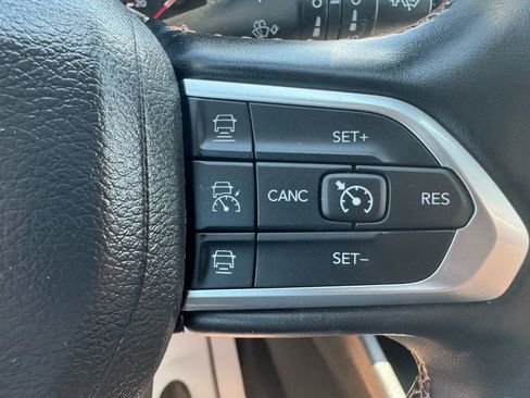 Used 2022 Jeep Compass Limited image 11