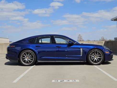 Certified 2023 Porsche Panamera 4 Platinum Edition image 9