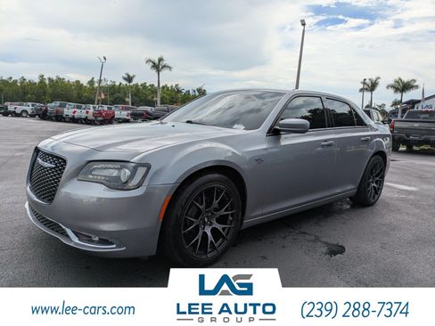 Used 2017 Chrysler 300 S RWD image 7