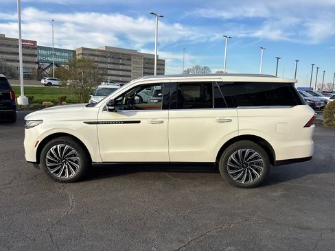 New 2026 Lincoln Navigator Black Label AWD/4WD image 4