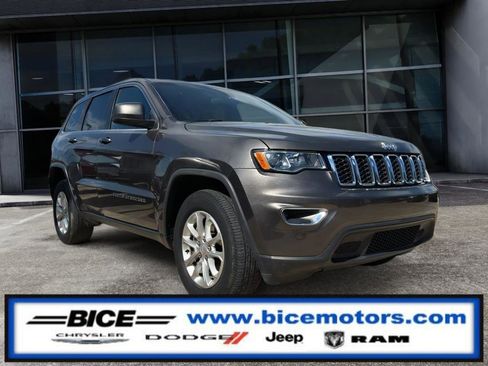 Used 2021 Jeep Grand Cherokee Laredo AWD/4WD image 1