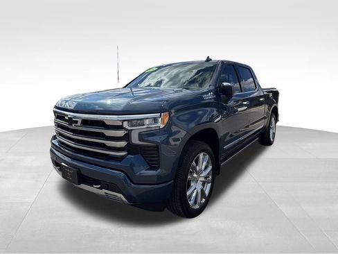 Used 2024 Chevrolet Silverado 1500 High Country w/ High Country Premium Package AWD/4WD image 2