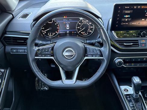 Used 2023 Nissan Altima 2.5 SR w/ SR Premium Package FWD image 14