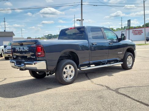 Used 2026 RAM 2500 Big Horn AWD/4WD image 4