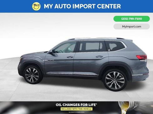 Used 2023 Volkswagen Atlas SEL Premium image 2