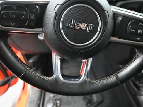 Used 2018 Jeep Wrangler Unlimited Sahara w/ Dual Top Group image 17