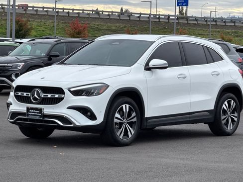 Used 2024 Mercedes-Benz GLA 250 4MATIC image 7