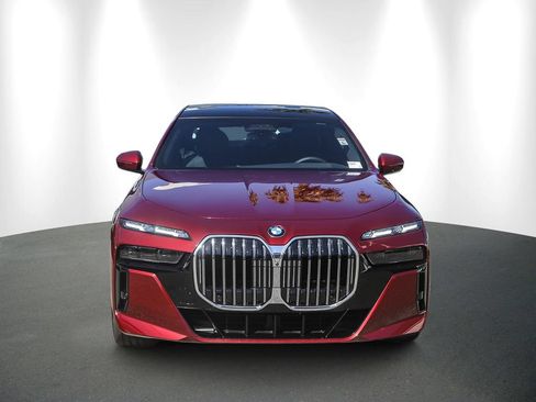 Used 2026 BMW 760i xDrive AWD/4WD image 2