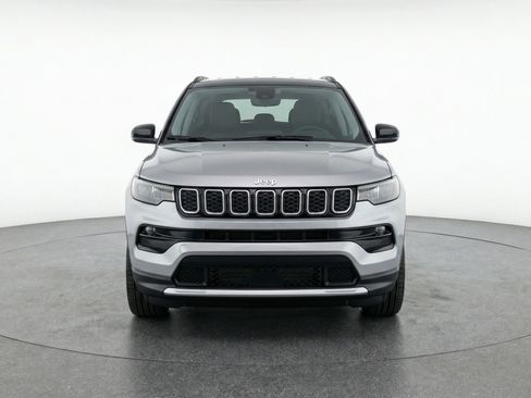 Used 2025 Jeep Compass Limited AWD/4WD image 2