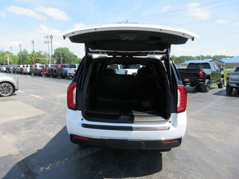 Used 2021 GMC Yukon XL SLT w/ SLT Premium Package AWD/4WD image 8