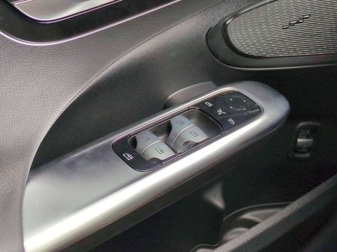 New 2025 Mercedes-Benz C 300 4MATIC Sedan image 26