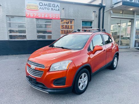 Used 2015 Chevrolet Trax LT w/ LT Sun and Sound Package image 2