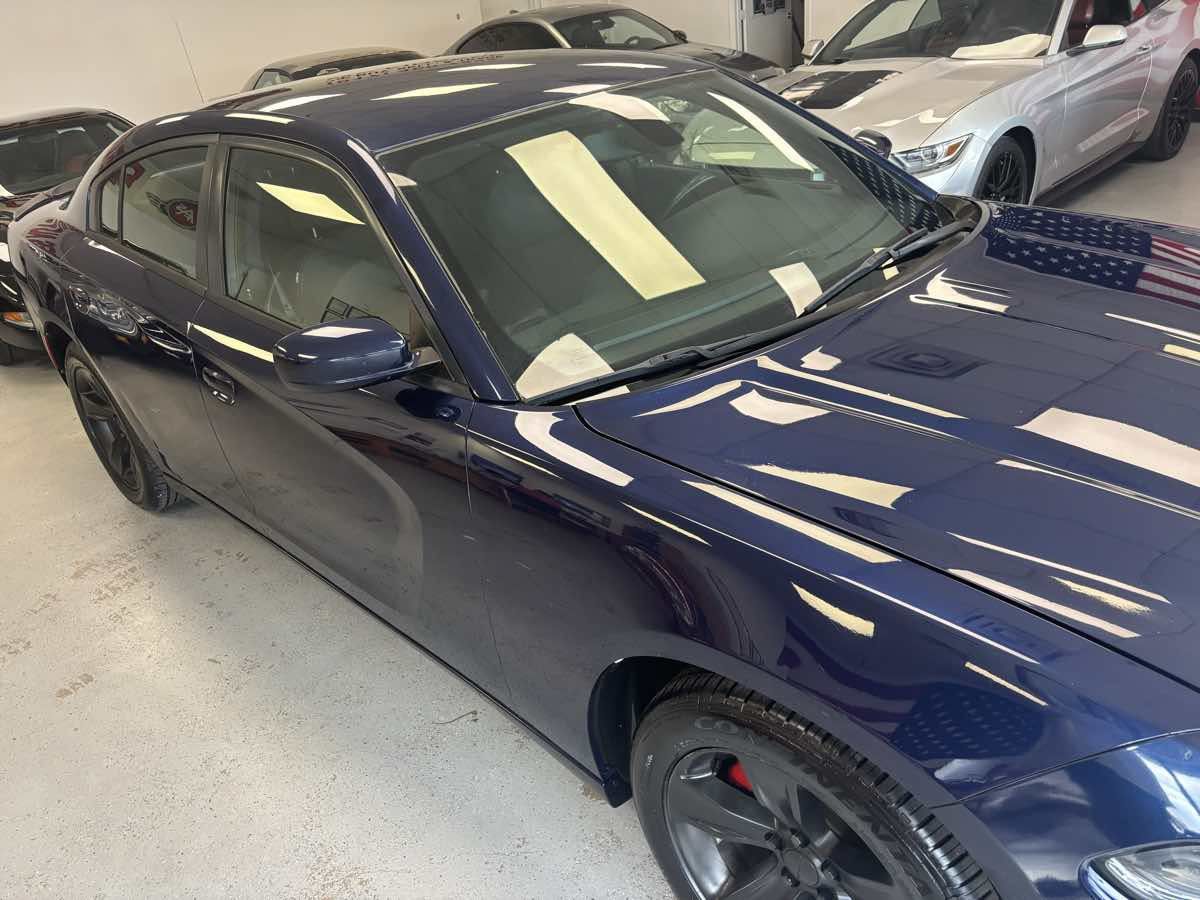 Used 2015 Dodge Charger SE w/ Sport Appearance Group RWD image 3