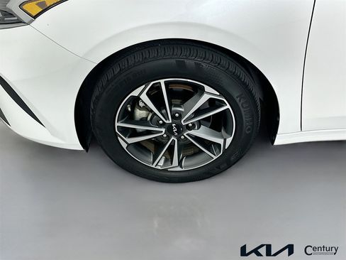 Certified 2023 Kia Forte LXS FWD image 28