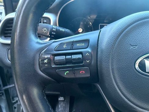 Used 2018 Kia Sorento FWD image 14