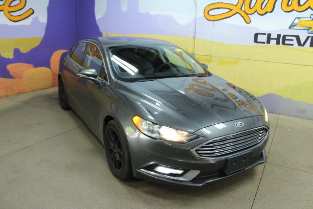 Used 2017 Ford Fusion Titanium FWD image 2