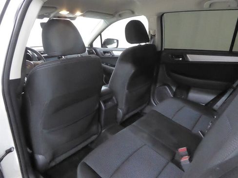 Used 2017 Subaru Outback 2.5i Premium image 27