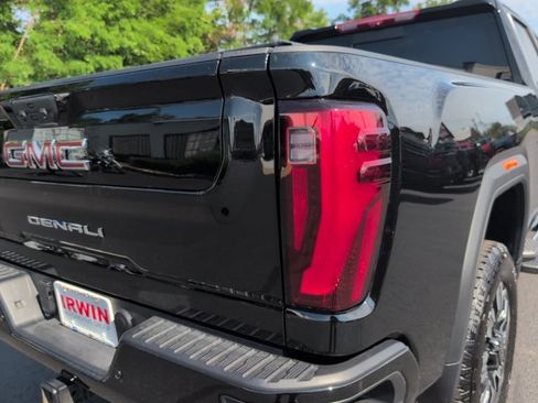 Used 2025 GMC Sierra 2500 Denali w/ Denali Reserve Package AWD/4WD image 16