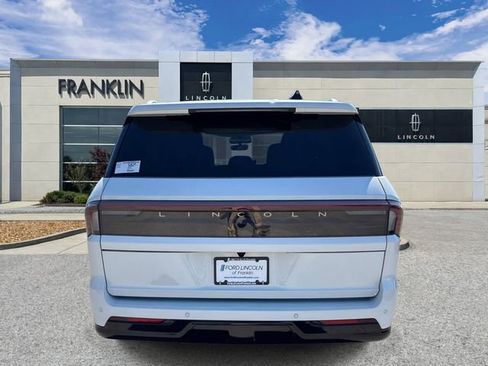 New 2026 Lincoln Navigator L Reserve AWD/4WD image 6