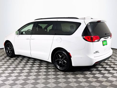 Used 2020 Chrysler Pacifica Touring-L Plus FWD image 6