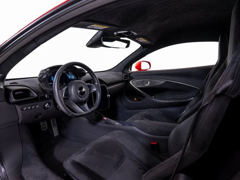 Used 2024 McLaren Artura RWD image 16