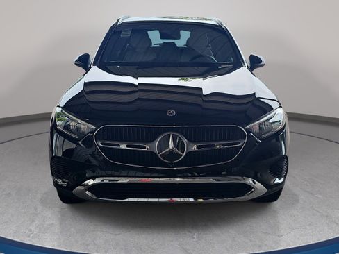 Used 2026 Mercedes-Benz GLC 300 image 2