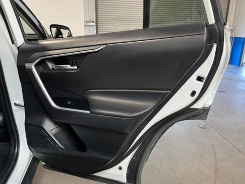 Used 2025 Toyota RAV4 XLE FWD image 15