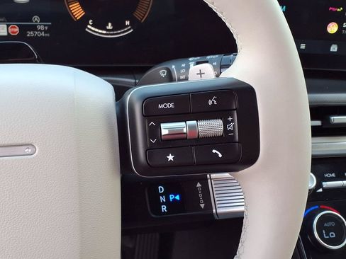 Used 2024 Hyundai Santa Fe SEL FWD image 33