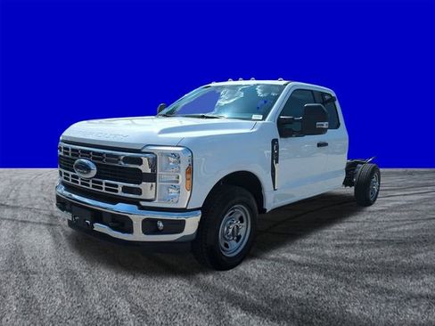 New 2025 Ford F350 XL w/ XL Chrome Package image 8