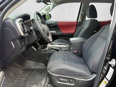 Certified 2023 Toyota Tacoma SR5 AWD/4WD image 10
