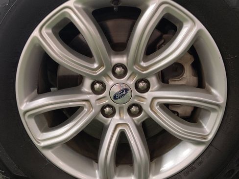 Used 2021 Ford Explorer 2WD image 31