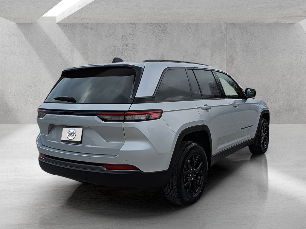 New 2026 Jeep Grand Cherokee Altitude RWD image 5