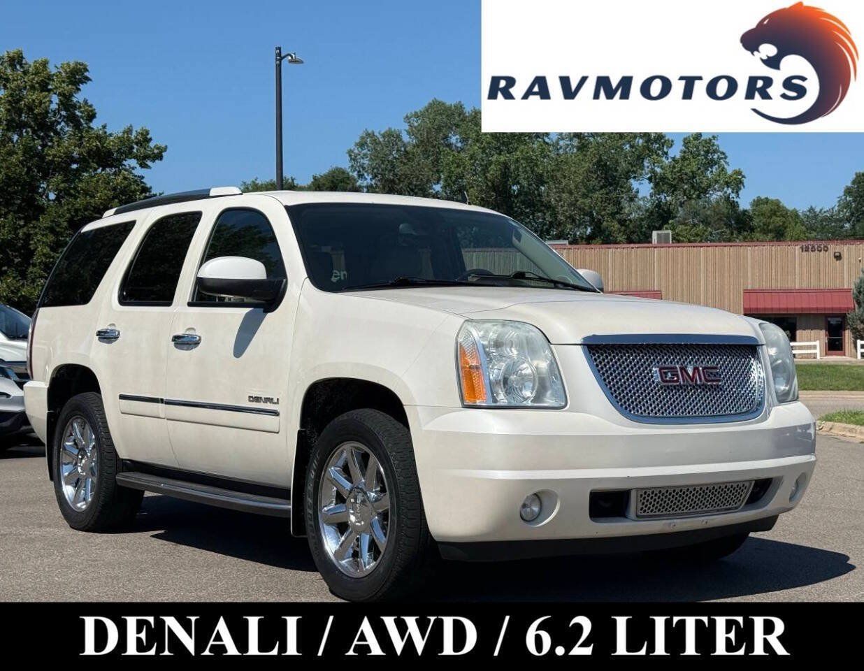 Used 2012 GMC Yukon Denali AWD/4WD image 1